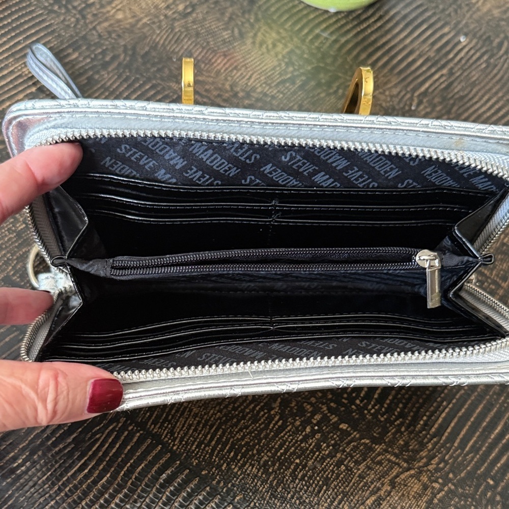 Steve Madden Metallic Silver Wallet Clutch with Strap | NWOT - Picture 4 of 4